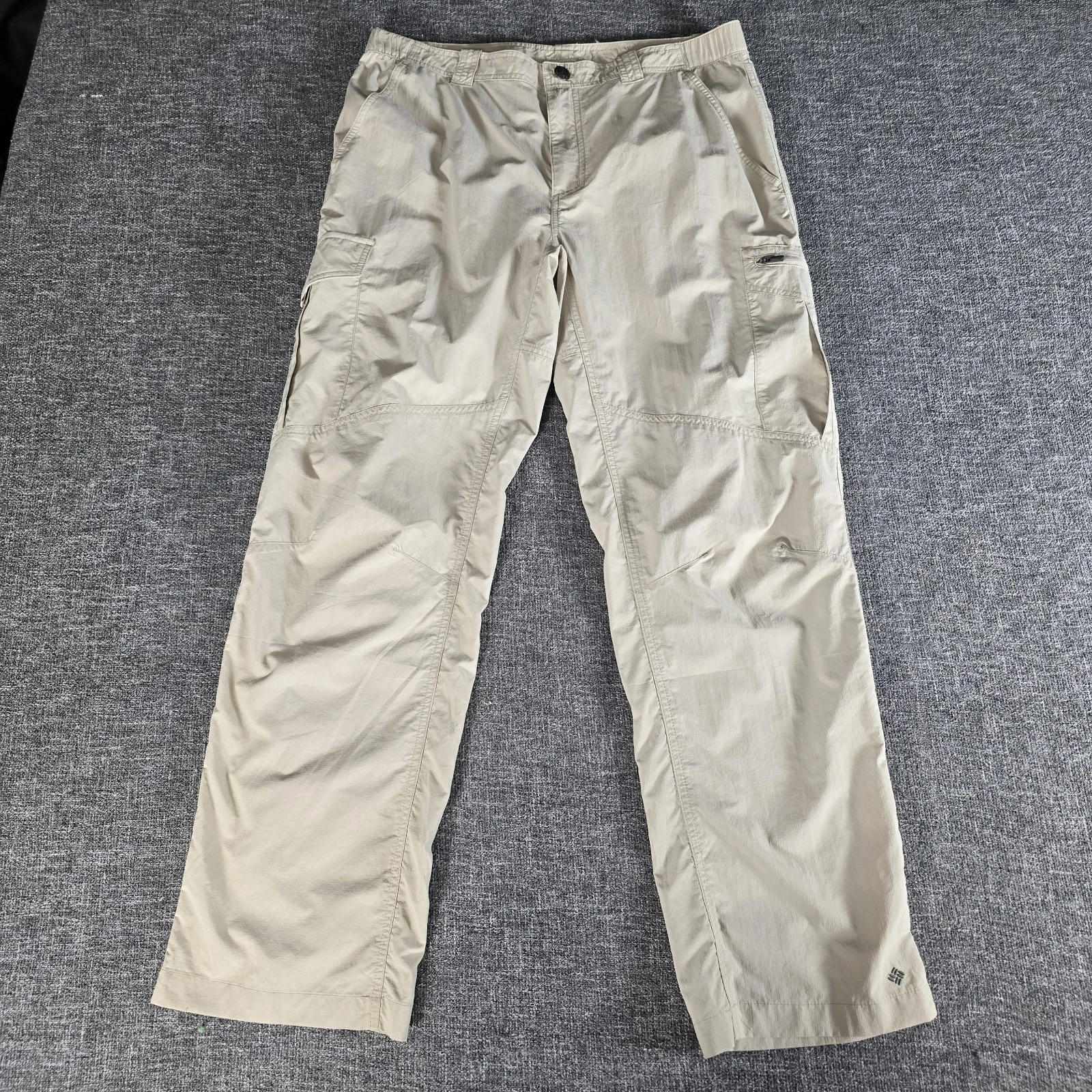 Columbia Sportswear Omni shade Hiking Cargo Pants Nylon Size 34x30 AM8007