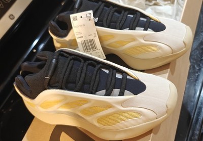 Adidas Yeezy 700 V3 Safflower