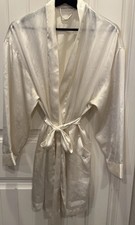 Victoria  s Secret Ivory Kimono Robe One Size Lightweight Short Valentines Day