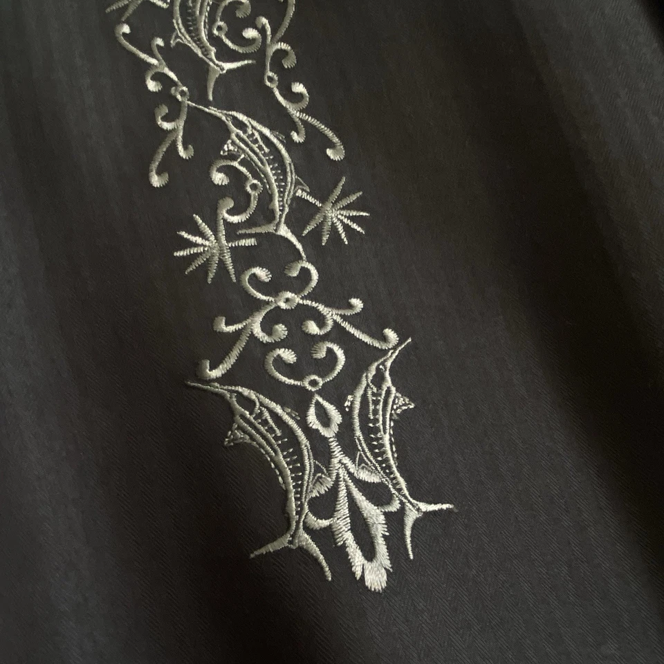 Hook & Tackle Short Sleeve Fishing Camp Shirt  M Embroidered Pine Green - Image 3 of 4