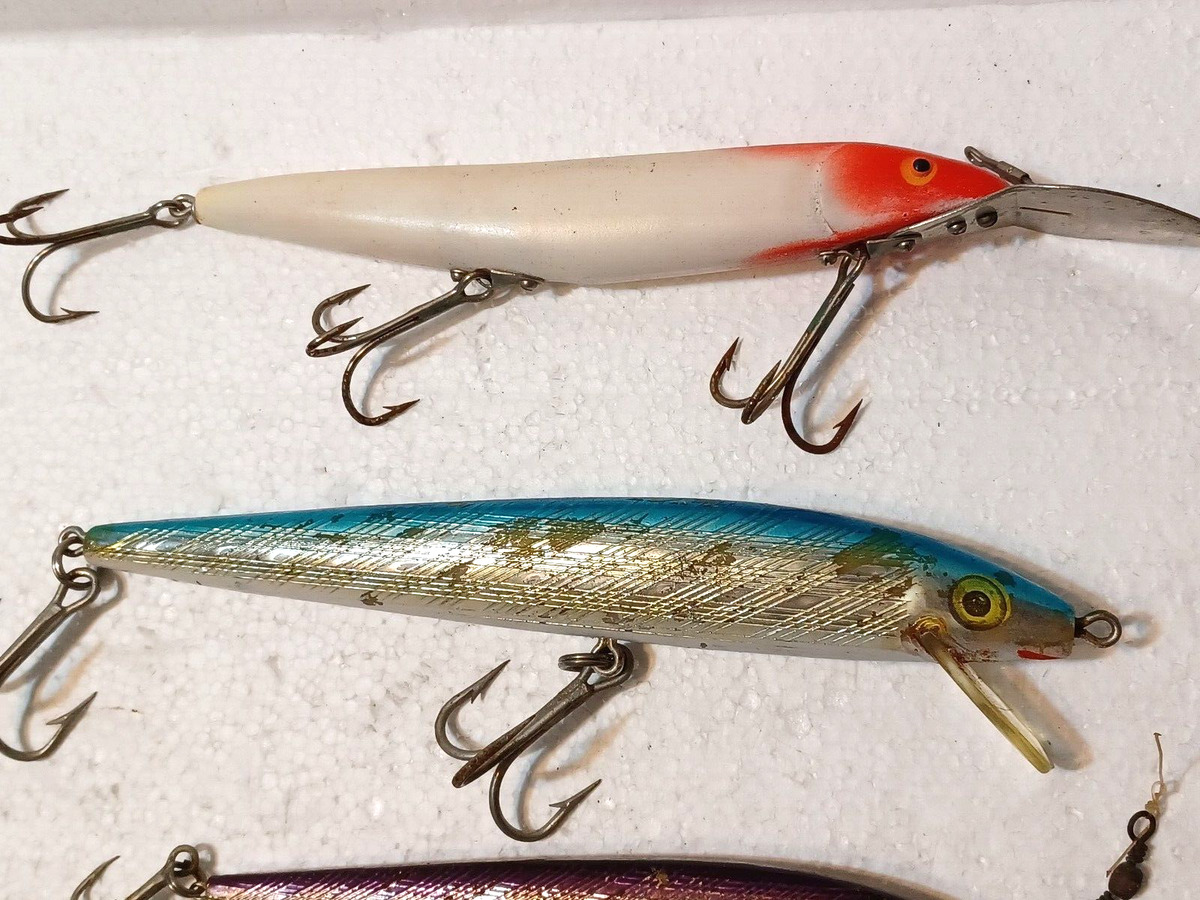 5 Vintage Saltwater Different Sizes Fishing Lures, 4 Plastic, 1 Silicon /  Rubber