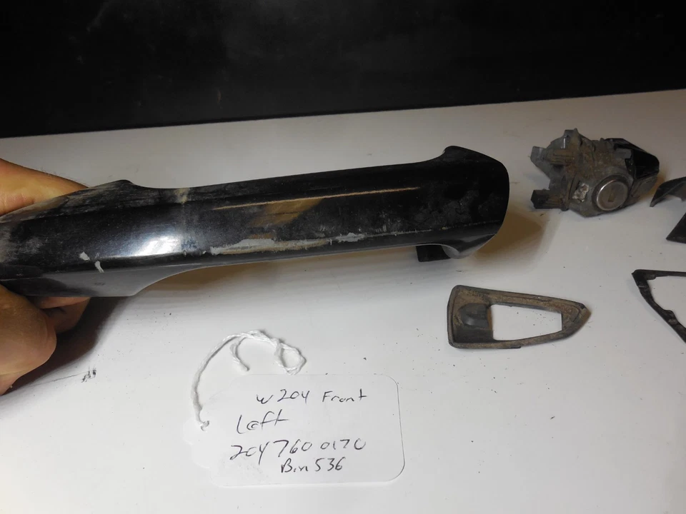 Manija puerta exterior delantera izquierda 2047600170 08-14 mercedes-benz w204 c300 c350 Foto 2 de 4