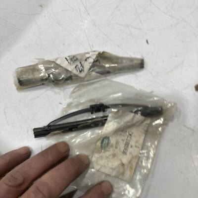 1995 - 2002 Range Rover P38 Headlamp Headlight Wiper Blade Set of 2 DKC100860