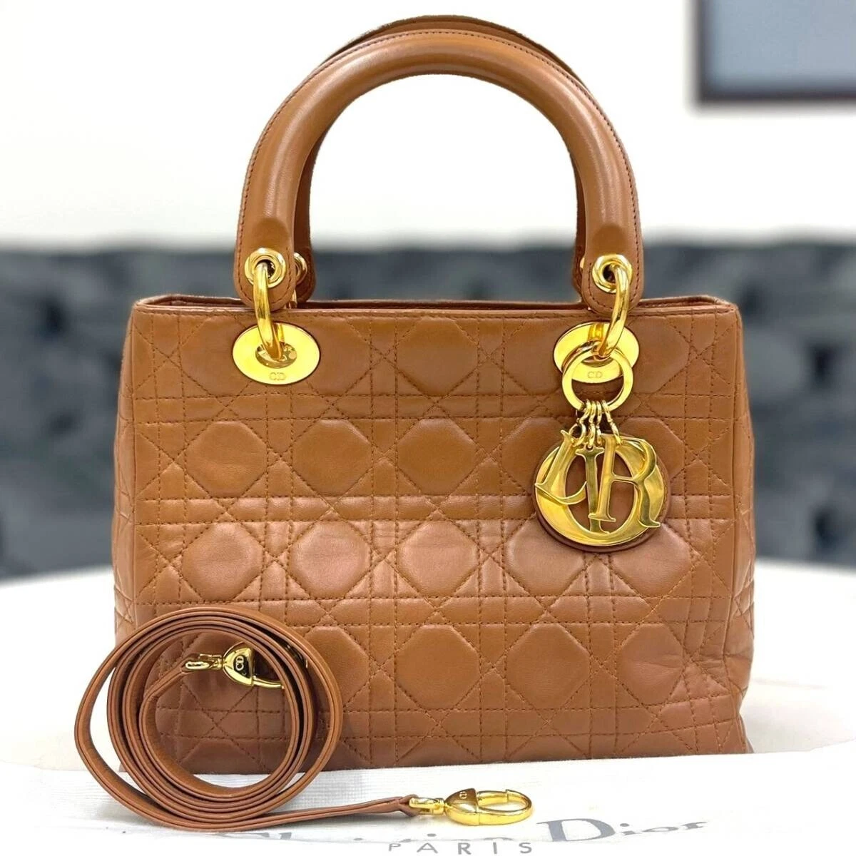 Sac à main CHRISTIAN DIOR Lady Dior marron cannage 2 voies peau d'agneau
