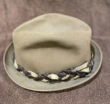 Pre Owned Vintage 1950  s Men  s Brown Suede FEDORA HAT Size 7.25 Made In USA