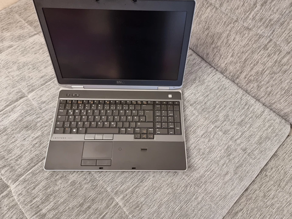 Dell Latitude E6530 · i3-3120M · 8GB · 256GB, Foto 4 von 5