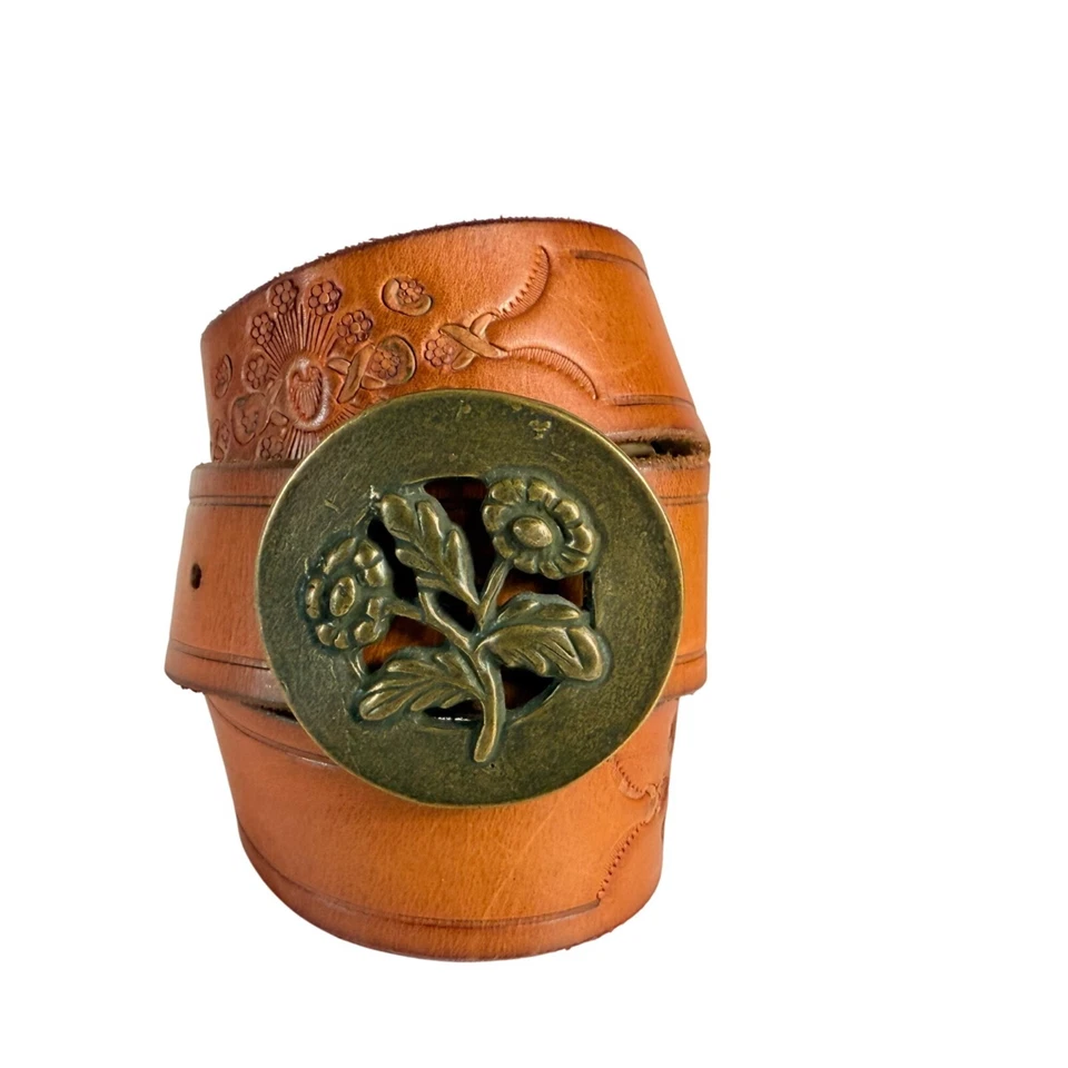 Old Navy Leather Belt Size S Floral Brass Buckle Cognac Brown Embossed VTG Y2K - Image 2 of 4
