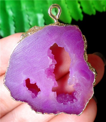 37x35x9mm Rose Geode Agate Gold Plated Package Freeform Pendant Bead BV62793 - Picture 2 of 3