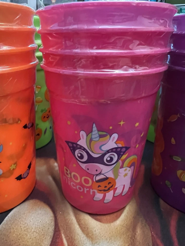 Nuevo Juego de 4 Vasos de Plástico Halloween 12oz Tazas Propiedad de Mujeres Fiesta Lote de 28 Foto 3 de 4