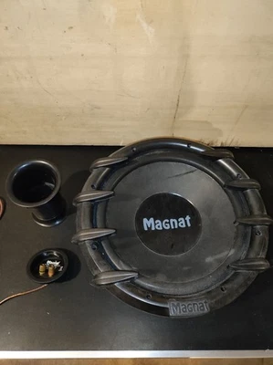 Magnat Ultra 300 Reflex Subwoofer - Bild 1 von 4