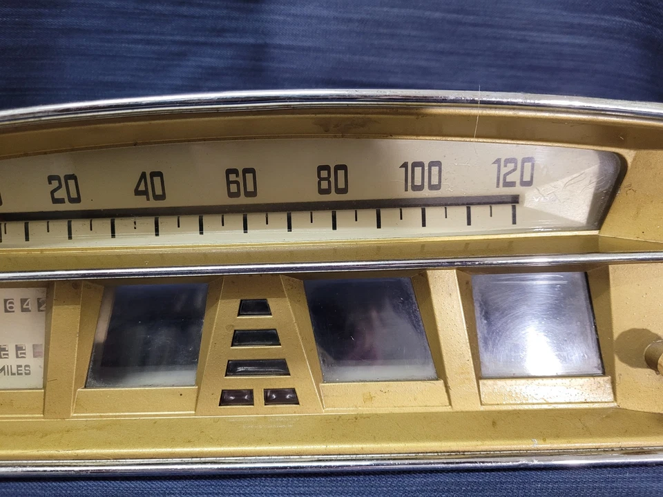 VINTAGE BORGWARD ISABELLA  Speedometer Cluster - Image 3 of 4