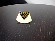 Vtg Samuel Huang Designer Cloisonne Fan White Black Enamel Gold Tone Scarf Clip