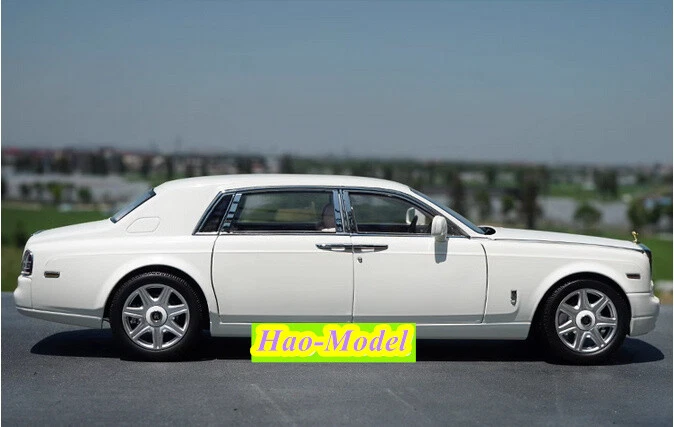 Kyosho 1:18 RollsRoyce Phantom Alloy Metal Car Model Hobby Toys Ornaments White - Image 2 of 4
