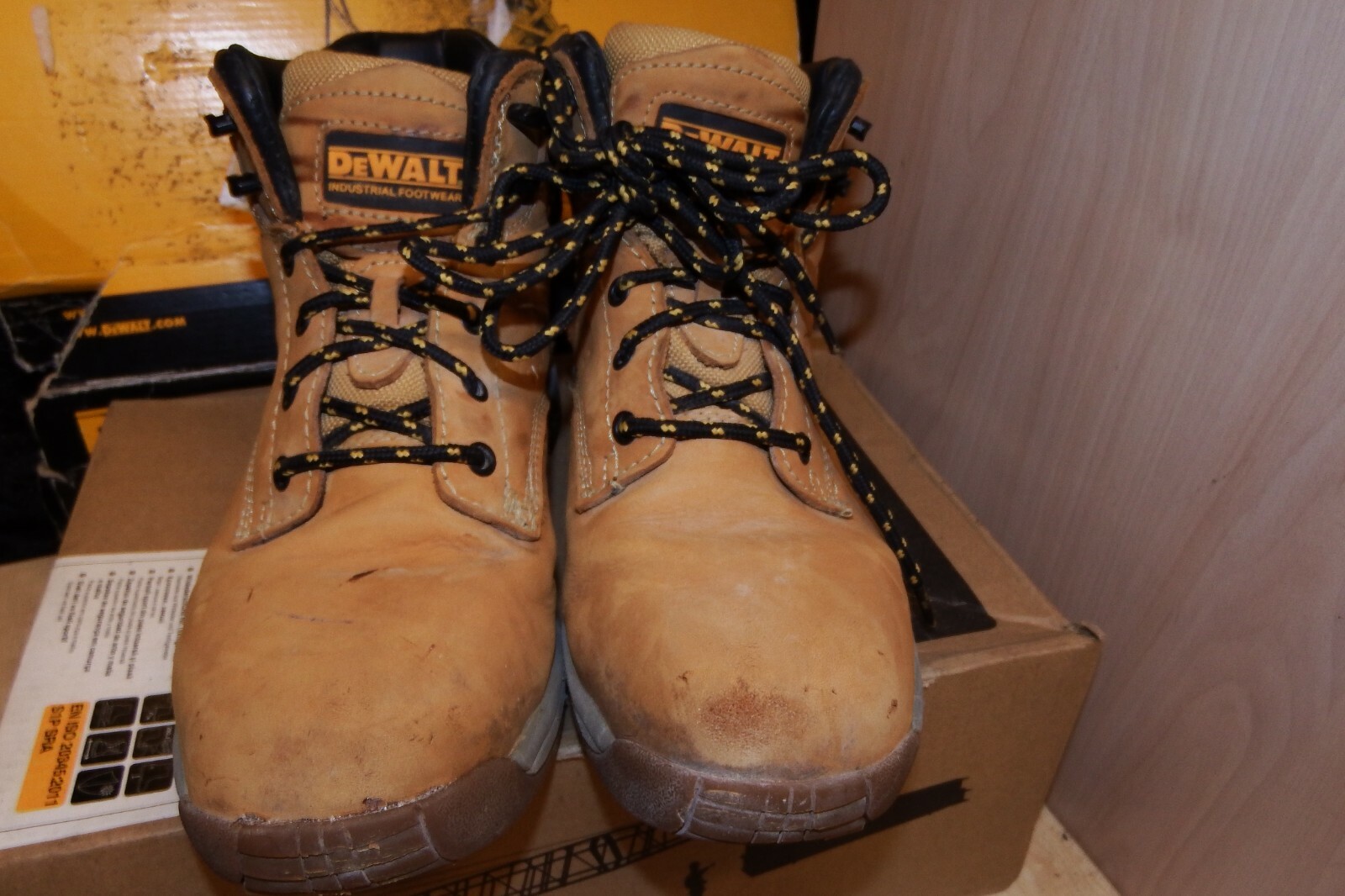 Dewalt Bolster Honey Leather Steel toe safety boots SZ 6 / EU 40