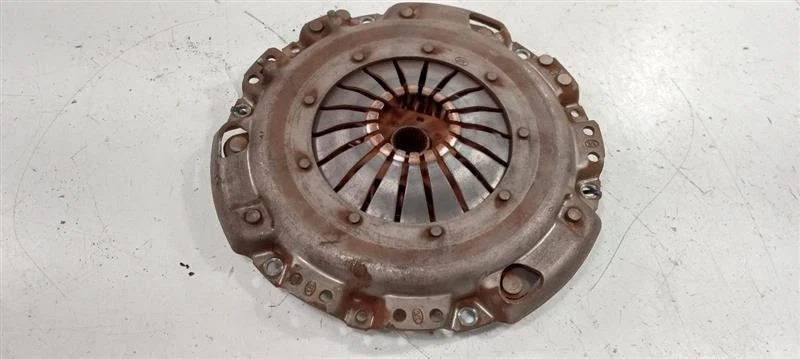 Volkswagen Jetta Manual Transmission Clutch Pressure Plate 2003 2002 2001 2000 - Image 4 of 4