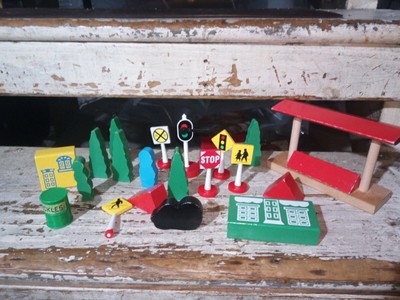 thomas the train wooden accessories