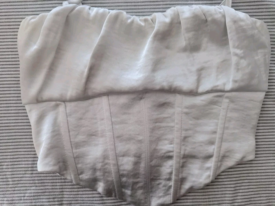 Pacsun L.A. Женский атласный белый корсет безрукавка HEART размер XSmall - Изображение 2 из 4