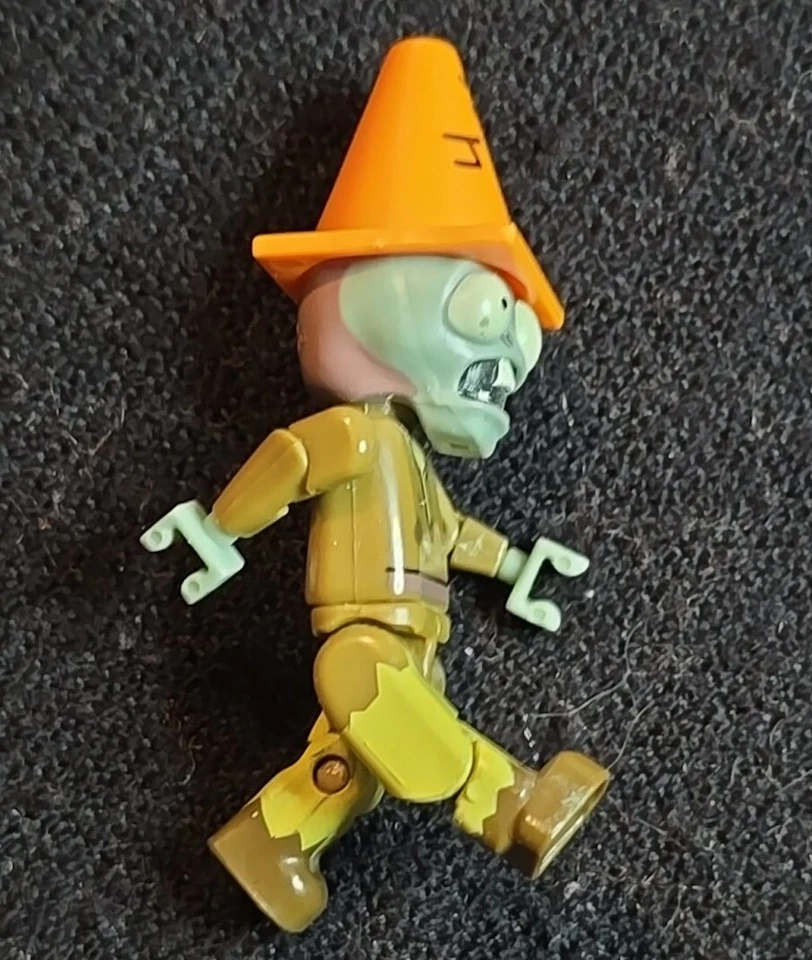 PVZ Conehead Peasant Zombie Knex Minifigure, Plants Vs Zombies - Rare, Complete - Image 4 of 4