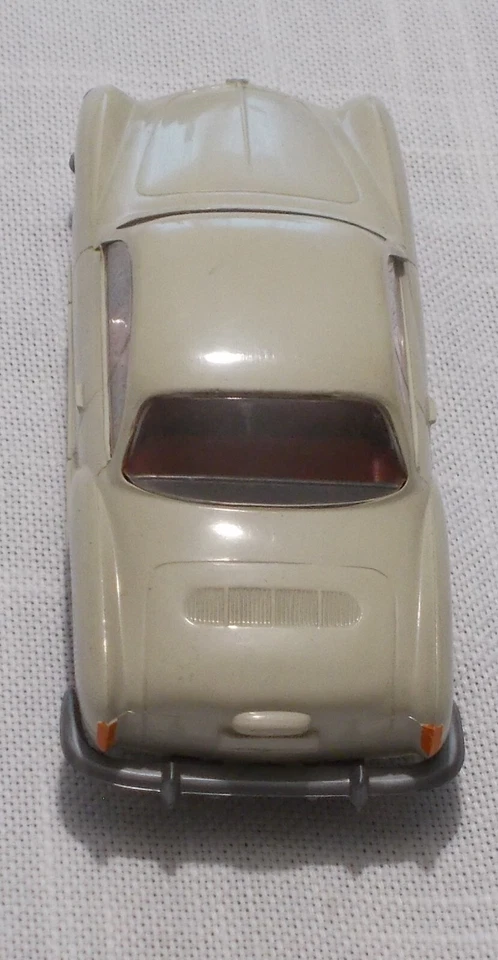 Wiking - Volkswagen Karmann Ghia Coupé Mod.143 - 1:40 - Crema - Immagine 4 di 4