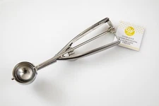 Wilton Stainless Steel Cookie Scoop 4 Teaspoon Capacity 417-1112 NEW