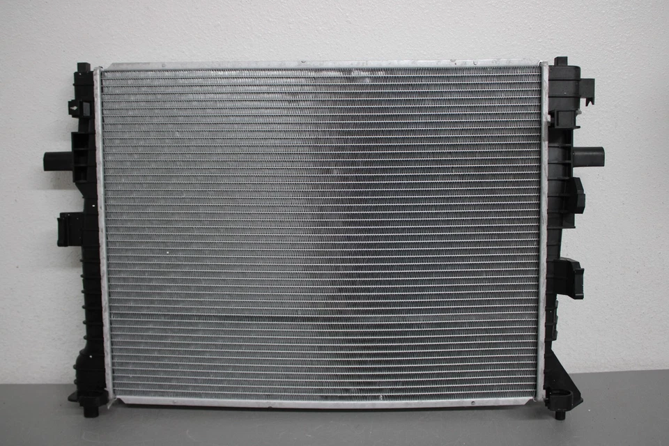 2006 2007 2008 2009 FORD CROWN VICTORIA RADIATOR Foto 2 de 4