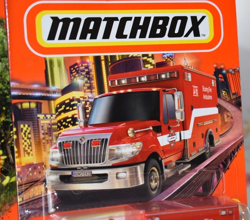 Matchbox FREIGHTLINER M2 106 & INTERNATIONAL TERRASTAR NEW - Picture 7 of 8
