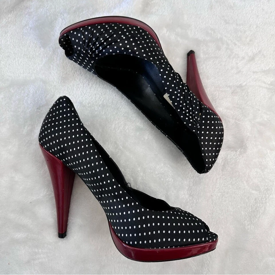 Tacones Steve Madden a lunares blancos y negros talla 7,5 Foto 3 de 4