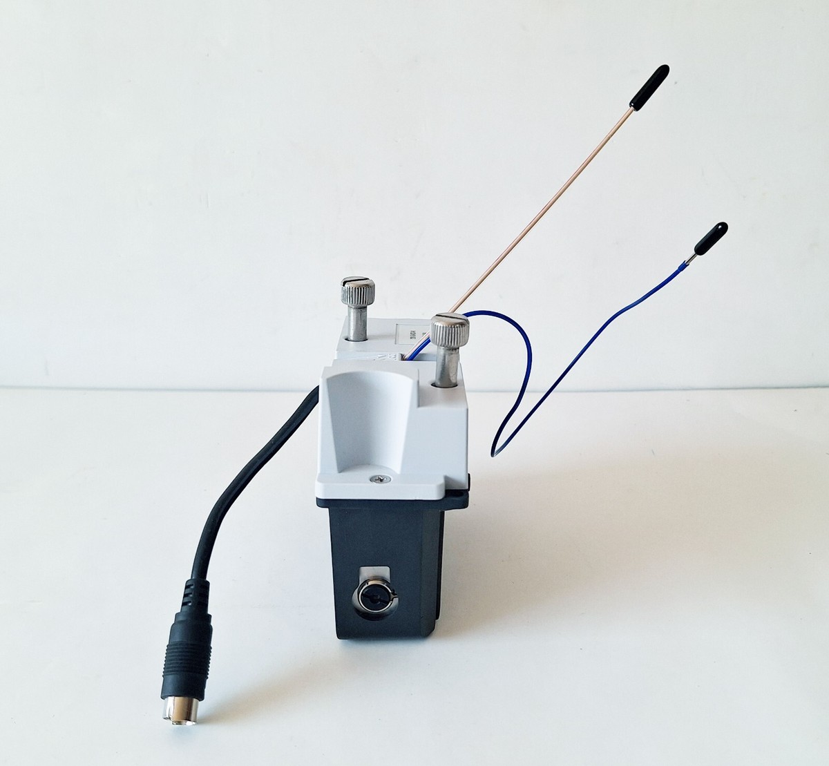 Shimadzu SPD-M30A Standard Flow Cell. P/N. 228-56433-41 Shimadzu SPD-M30A Standard Flow Cell. P/N. 228-56433-41
