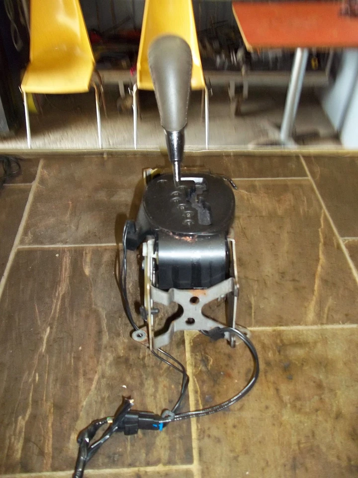 Conjunto de palanca de cambios de piso Oldsmobile Aurora 2001-2003 transmisión automática OEM Foto 3 de 4