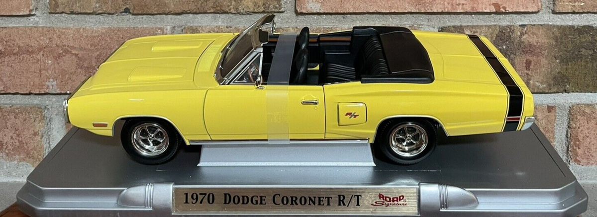 1/18スケール　ミニカー　1970 DODGE CORONET R/T 1970 DODGE CORONET R/T GOLD 1/18 DIECAST MODEL CAR BY ROAD