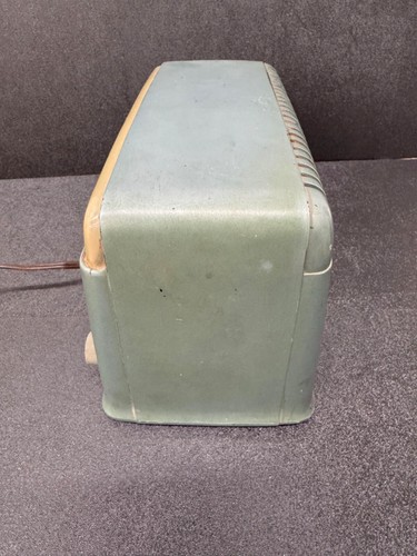 Vintage 1948/49 Silvertone 8005 Tube Radio Sears Blue Ice Metallic works damage - Picture 4 of 6