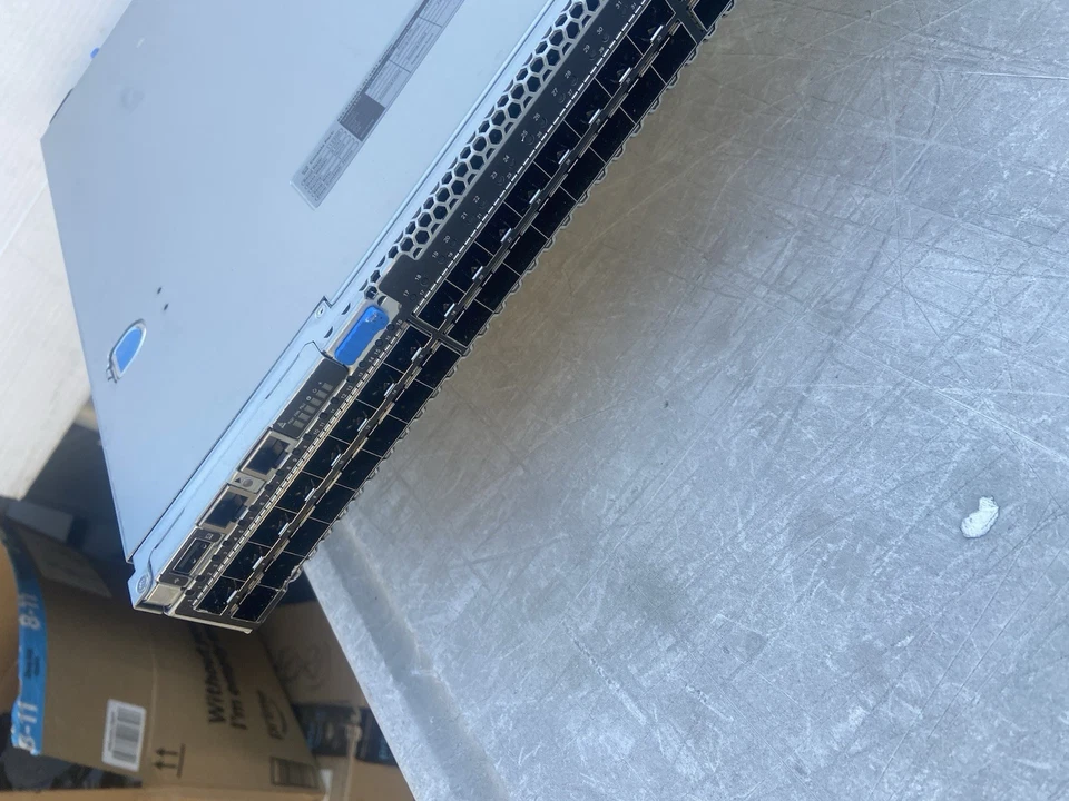 Quanta IX8 BES-53248 with 48 x SFP28 Ports 25GbE and 8 x QSFP28 Ports 100GbE - Image 3 of 4