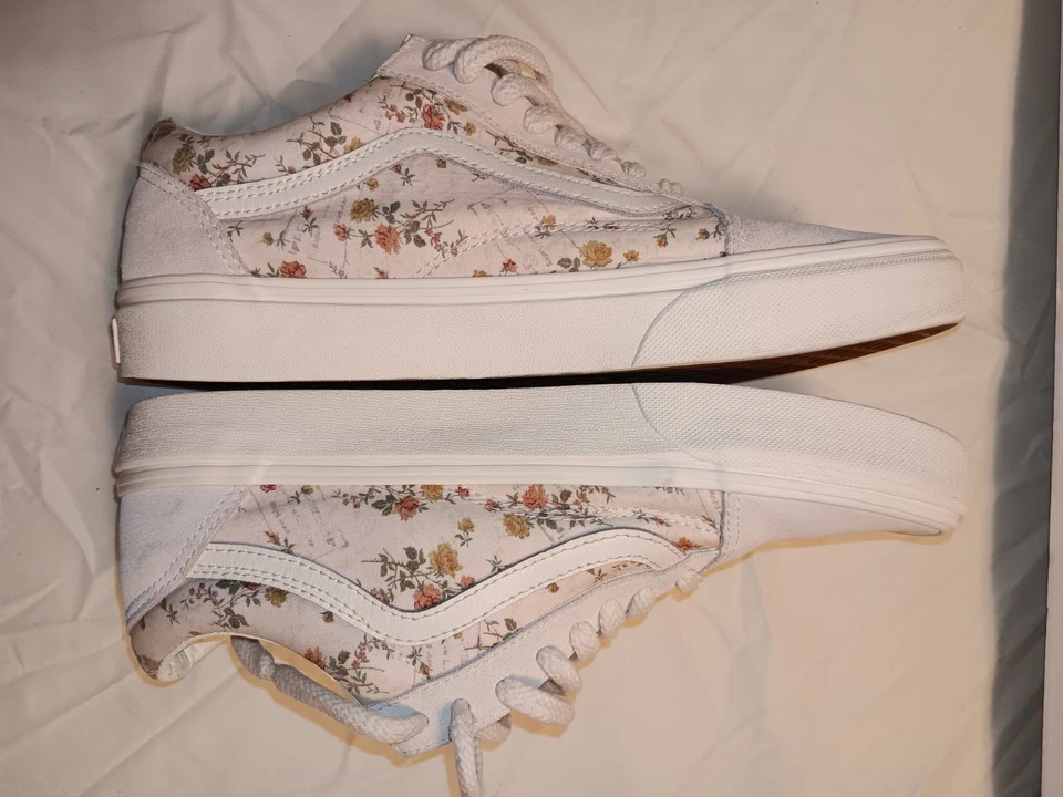 Vans 500714 Size 8.5M/10W White Leather With Pink Roses On Canvas Low Top Lace - Image 3 of 4