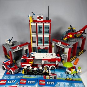 LEGO 60110 City Fire Station Complete w/ Manuals No Box Retired