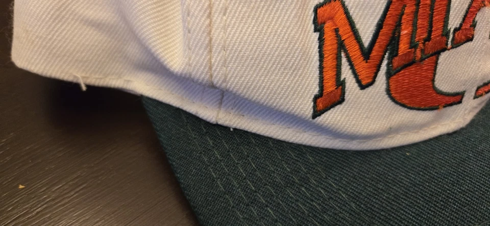 Sombrero Snapback Vintage Universidad de Miami Estilo Años 90 Difícil de Encontrar Foto 3 de 4