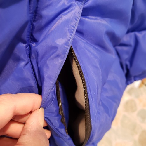 Coleman Men's Down Vest Size XL Hunting Outdoors Hideaway Hood Blue Black Puffer - Picture 4 of 8