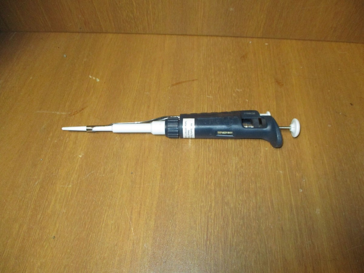 GILSON PIPETMAN P20, 1 CHANNEL PIPETTE, 0.2-20uL, PART#P-20, USED