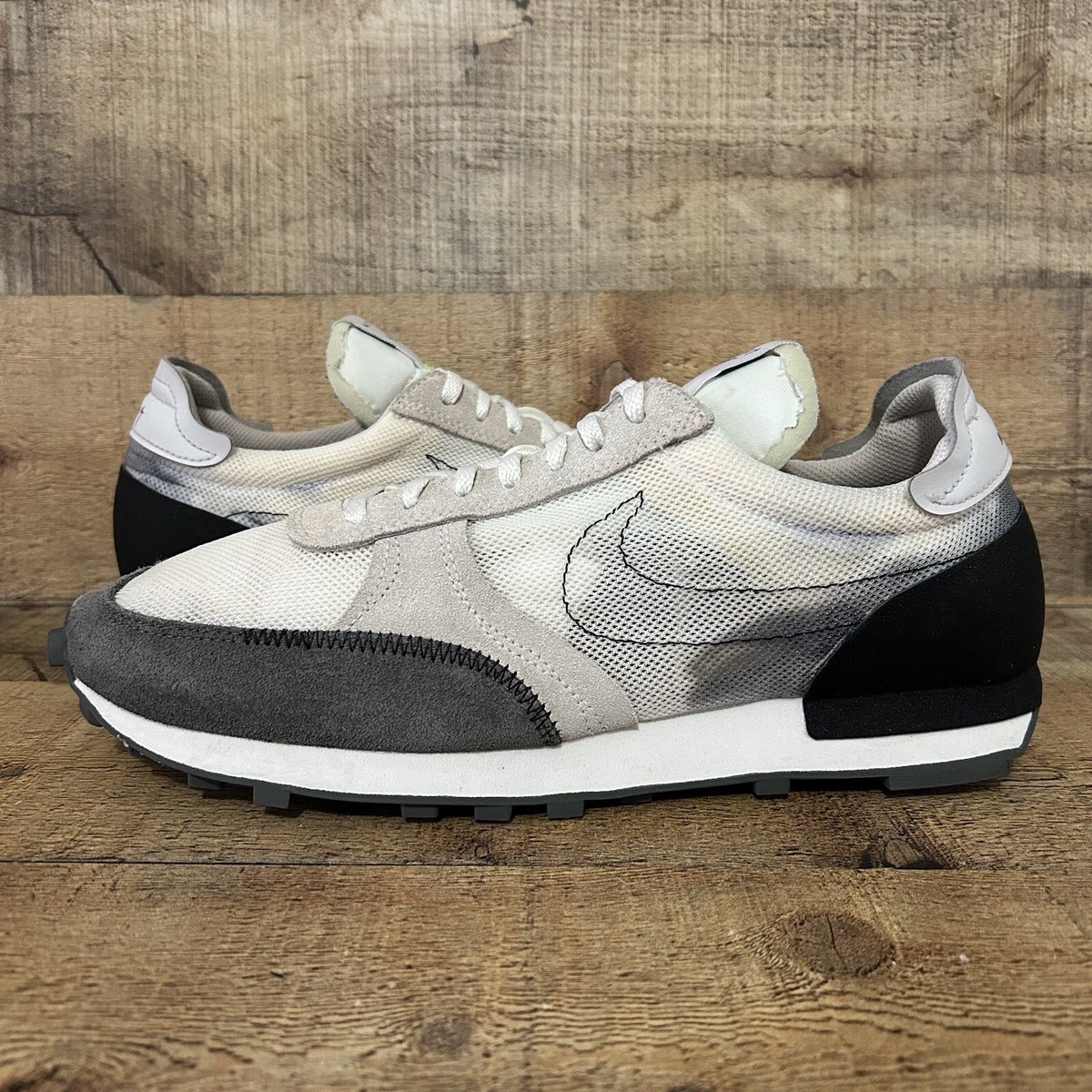Nike Day Break Men Size 10.5Type N.354 Running Sneakers