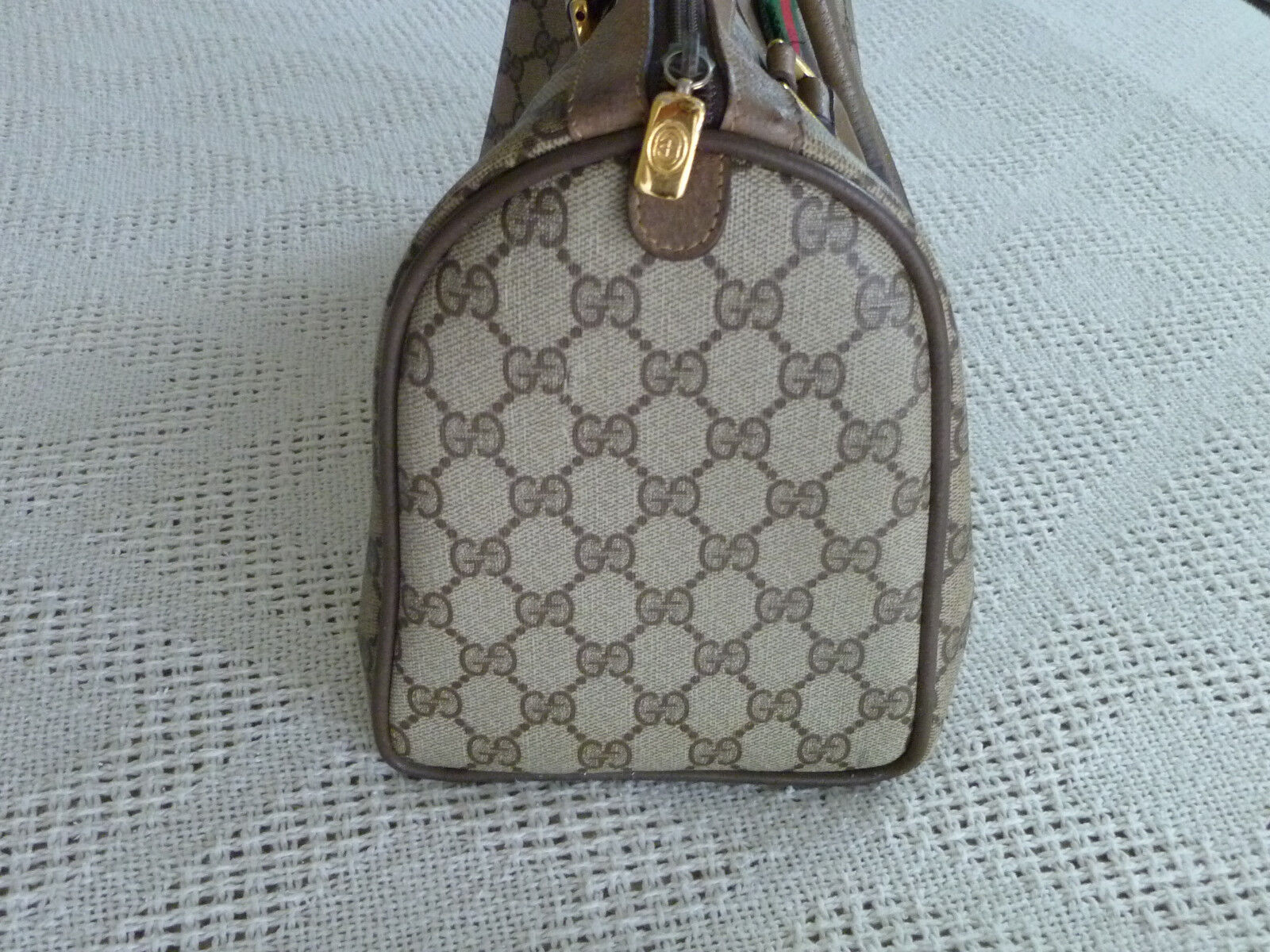 GUCCI Purse, Hand Bag * VINTAGE ( 1983 ) Made in ITALY. Womens pocketbook