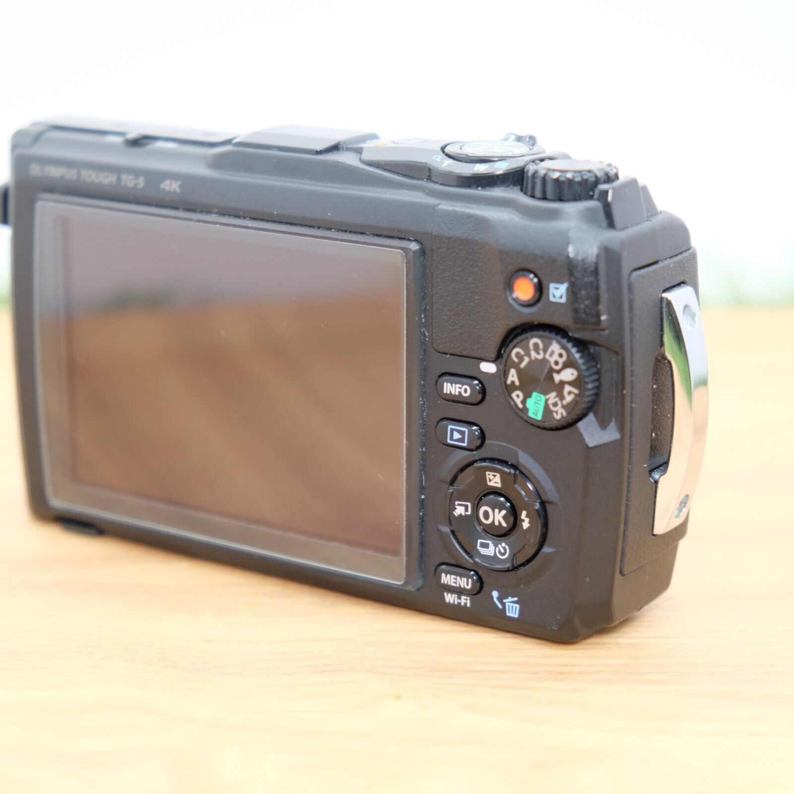 Foto 12 di 18