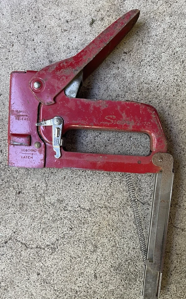 Pistola grapadora de alta resistencia Swingline #800 roja vintage Foto 4 de 4
