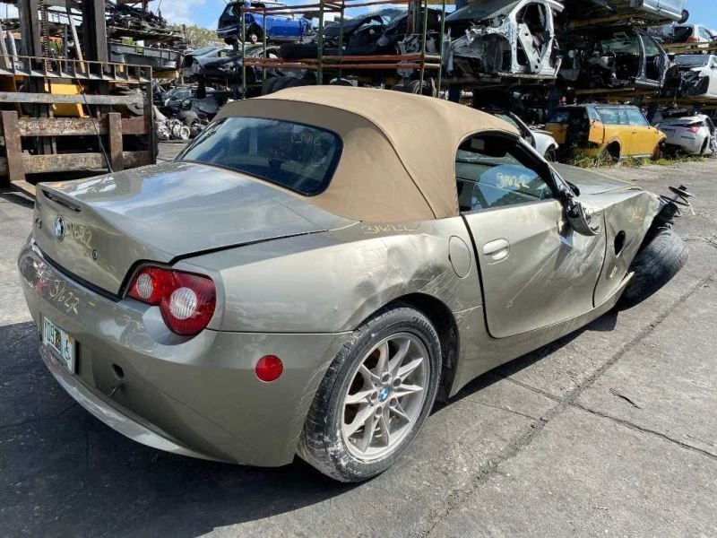 Rocker Panel Molding Passenger Right Side 2003 04 05 06 07 08 BMW Z4 Foto 3 de 4