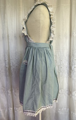 Handmade Vintage Apron Green Ruffle with Pockets Embroidered Floral Trim - Picture 6 of 18