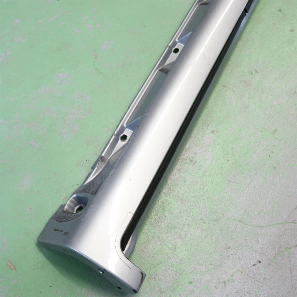 01-07 Panel de moldeo basculante gris lado conductor izquierdo Volvo V70 30744339 Foto 2 de 4