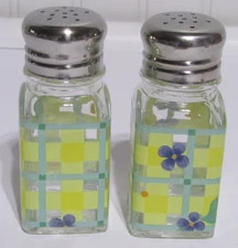 Pfaltzgraff  Summer Breeze  Glass Salt and Pepper Shakers