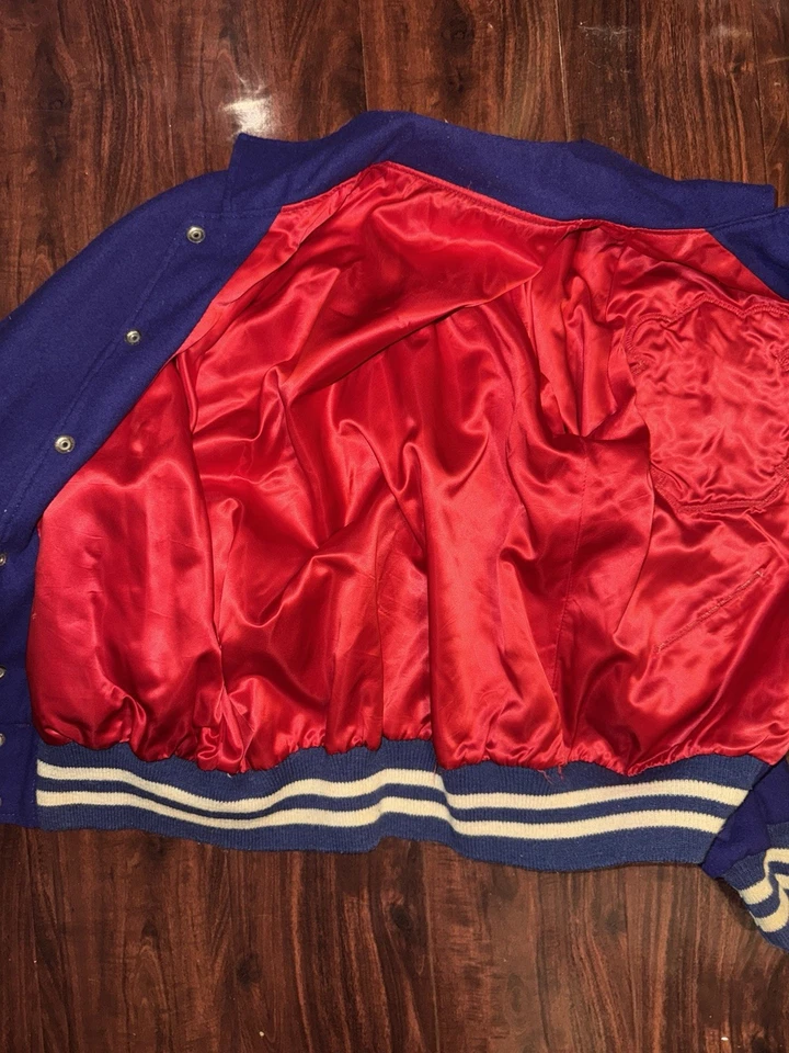 Chaqueta Universitaria Letterman Años 70’s Vintage Azul Real/Rojo Para Hombre Talla Mediana Foto 2 de 4