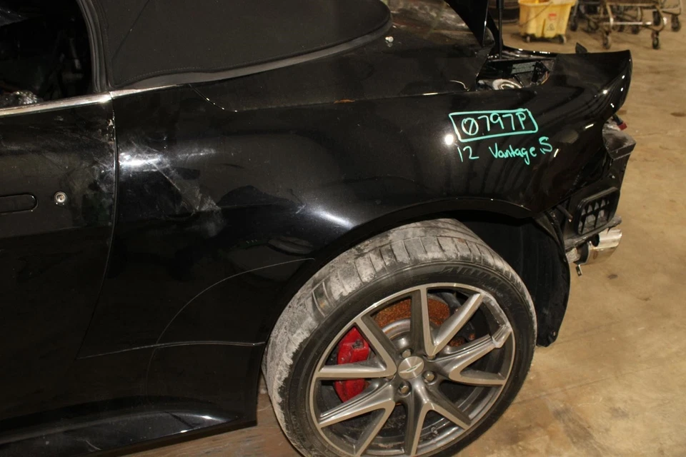 11-17 Aston Martin Vantage Storm Black Convertible Driver Left LH Quarter Panel Foto 2 de 4