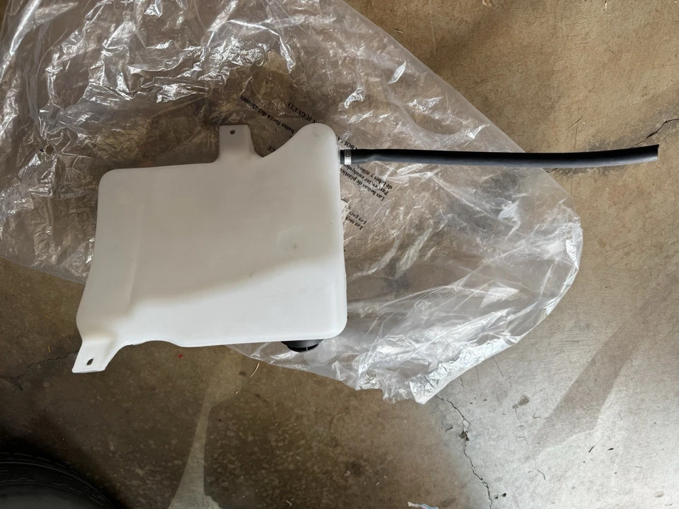 Cadillac Fleetwood 1993 tanque de depósito de refrigerante con tapa Foto 3 de 4