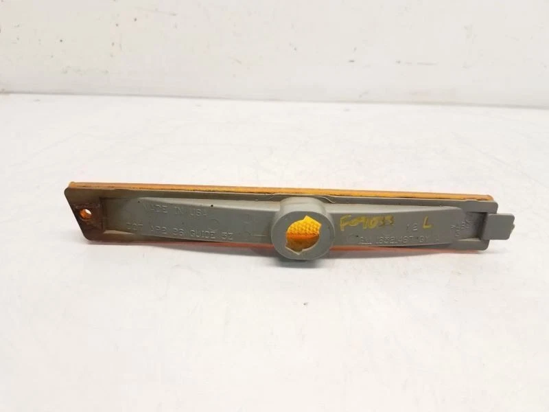 1996-99 Saturn S Series (Sedan) Drivers Left Side Marker - Image 3 of 3