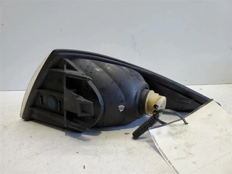 2000-2002, Chevrolet Cavalier, пассажирский парковочный фонарь поворотник, PN: 22667010 - Изображение 3 из 4